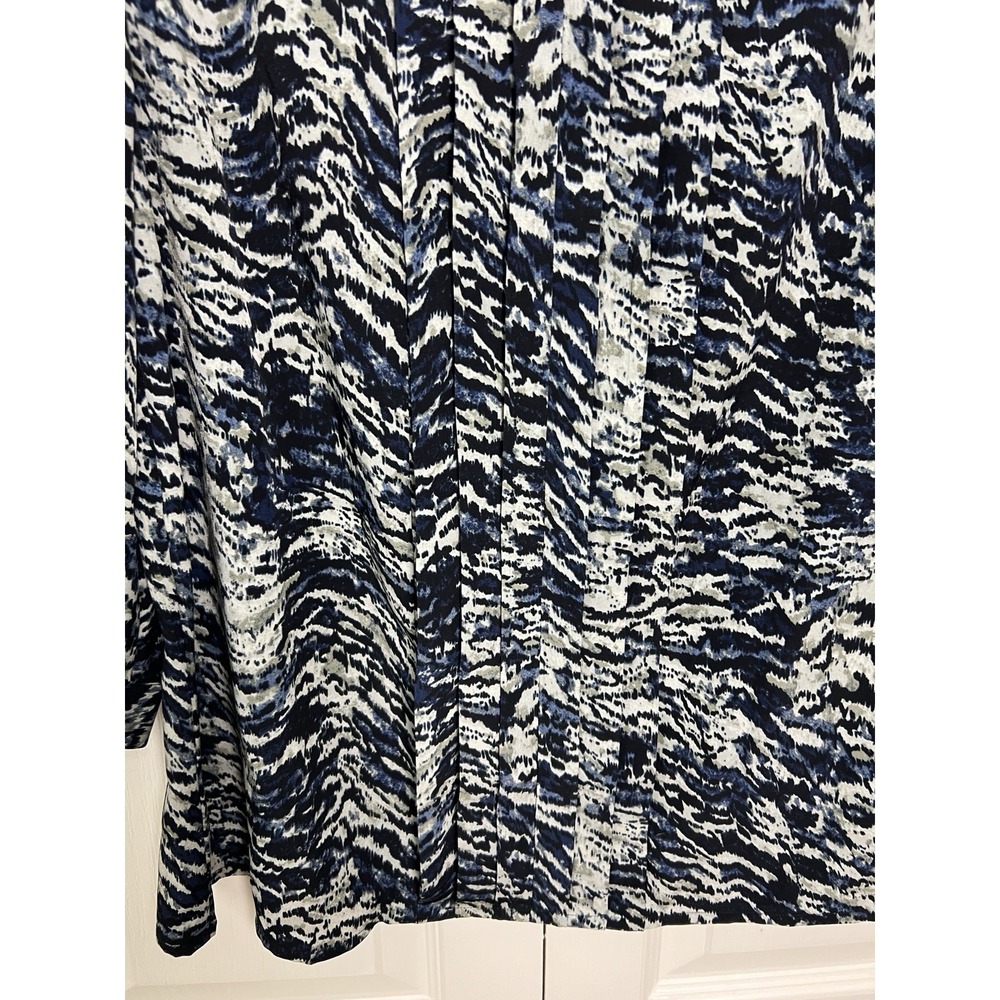 Talbots Womens Blouse Size‎ Small Blue Black Abstract Animal Print Pleated Front - Picture 7 of 16
